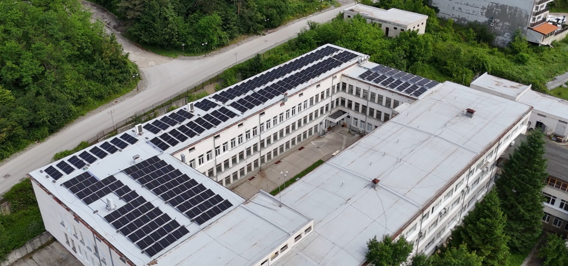 Фотоволтаична централа (90 kW) и ремонт на покрив – гр. Трявна